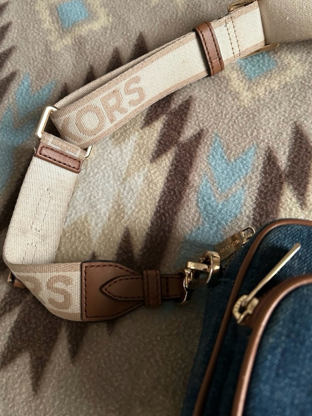 Michael Kors Denim Jet Set Crossbody Bag in Blue with Tan Trim - Picture 5 of 11